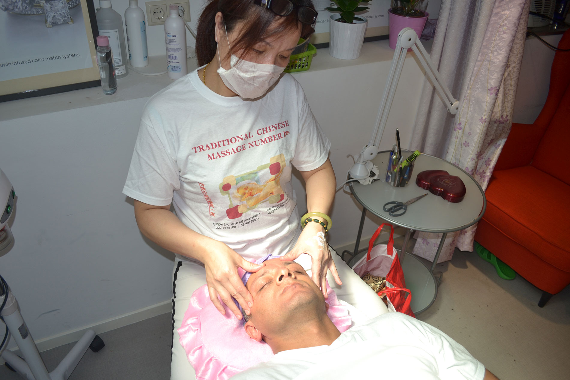 Massage face service