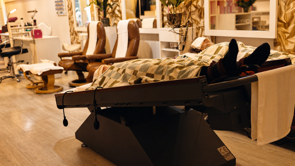 Professionele strekmachine bij Massage Number 1 Amsterdam